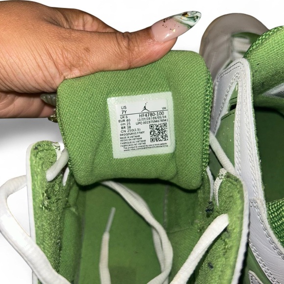 JORDAN TRUE FLIGHT GS 'CHLOROPHYLL'
Size 7 men’s - Picture 5 of 6